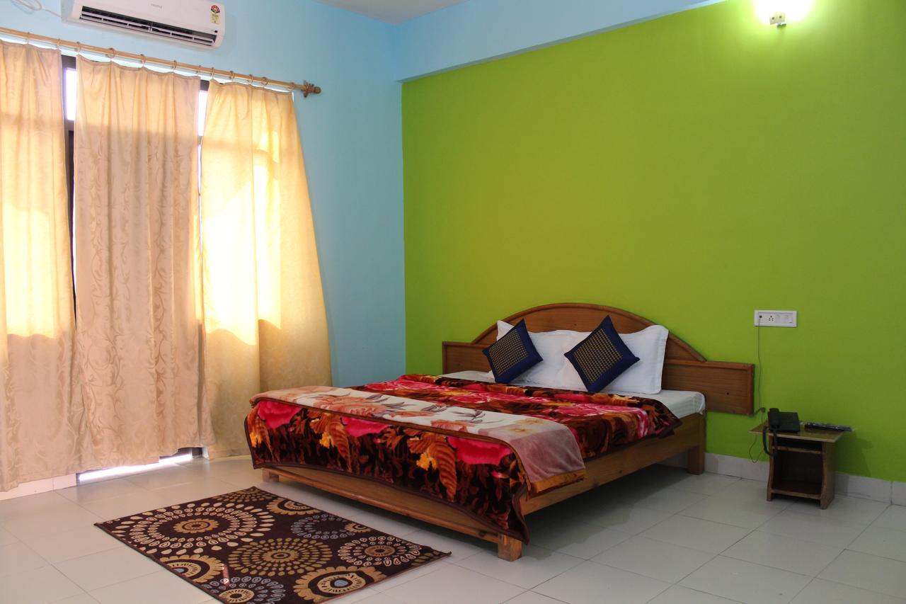 Greenwood Hotel Bhīm Tāl Dış mekan fotoğraf