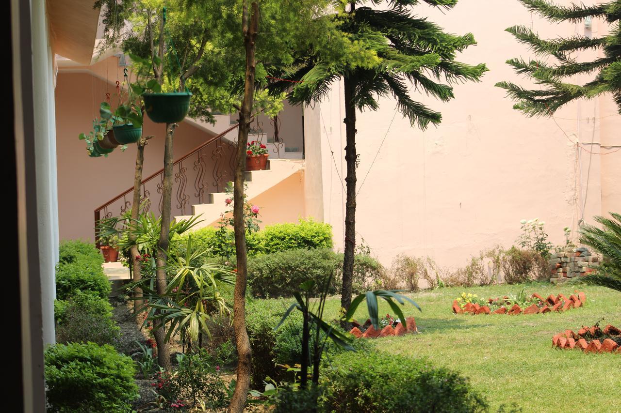 Greenwood Hotel Bhīm Tāl Dış mekan fotoğraf