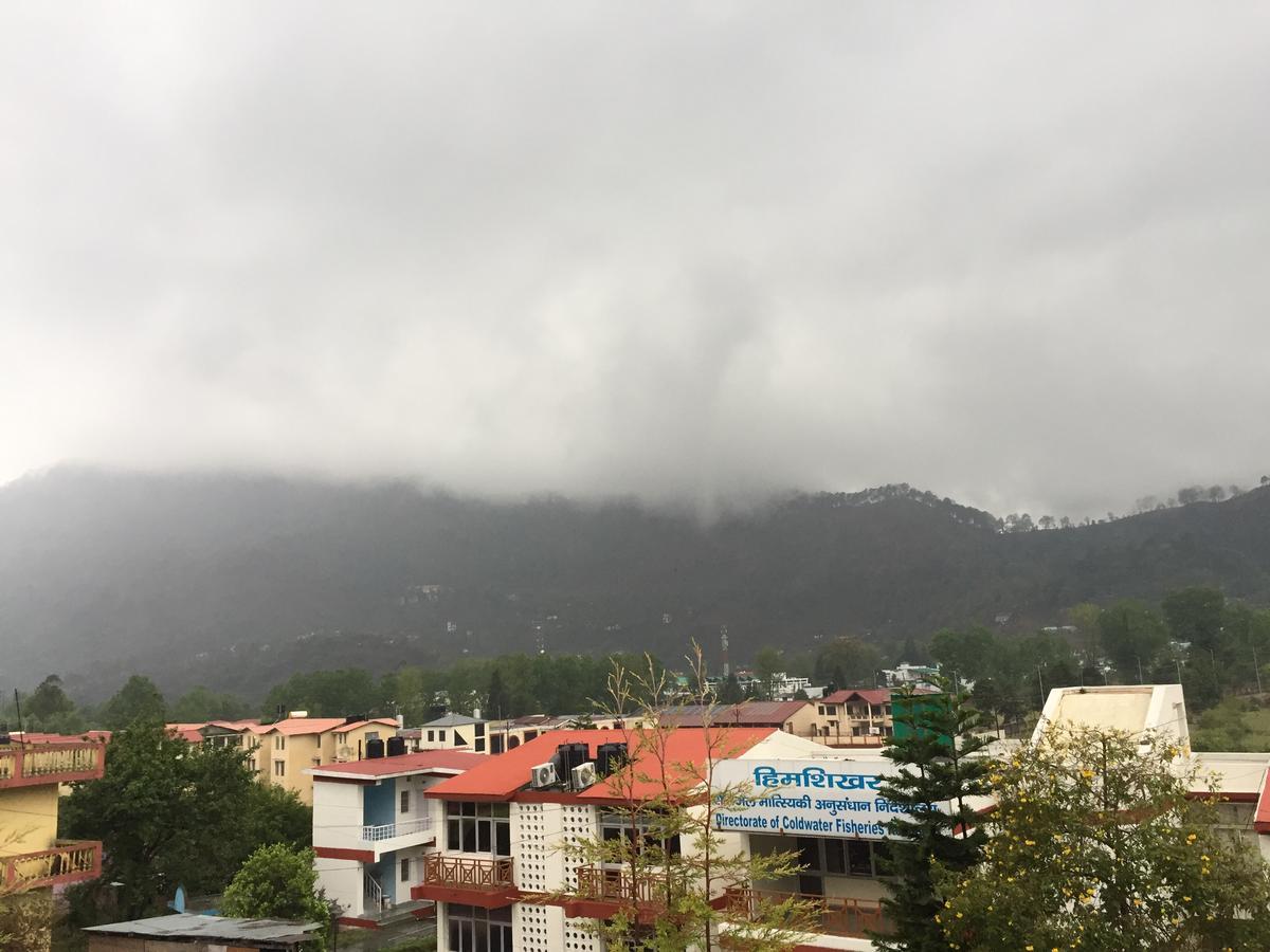 Greenwood Hotel Bhīm Tāl Dış mekan fotoğraf