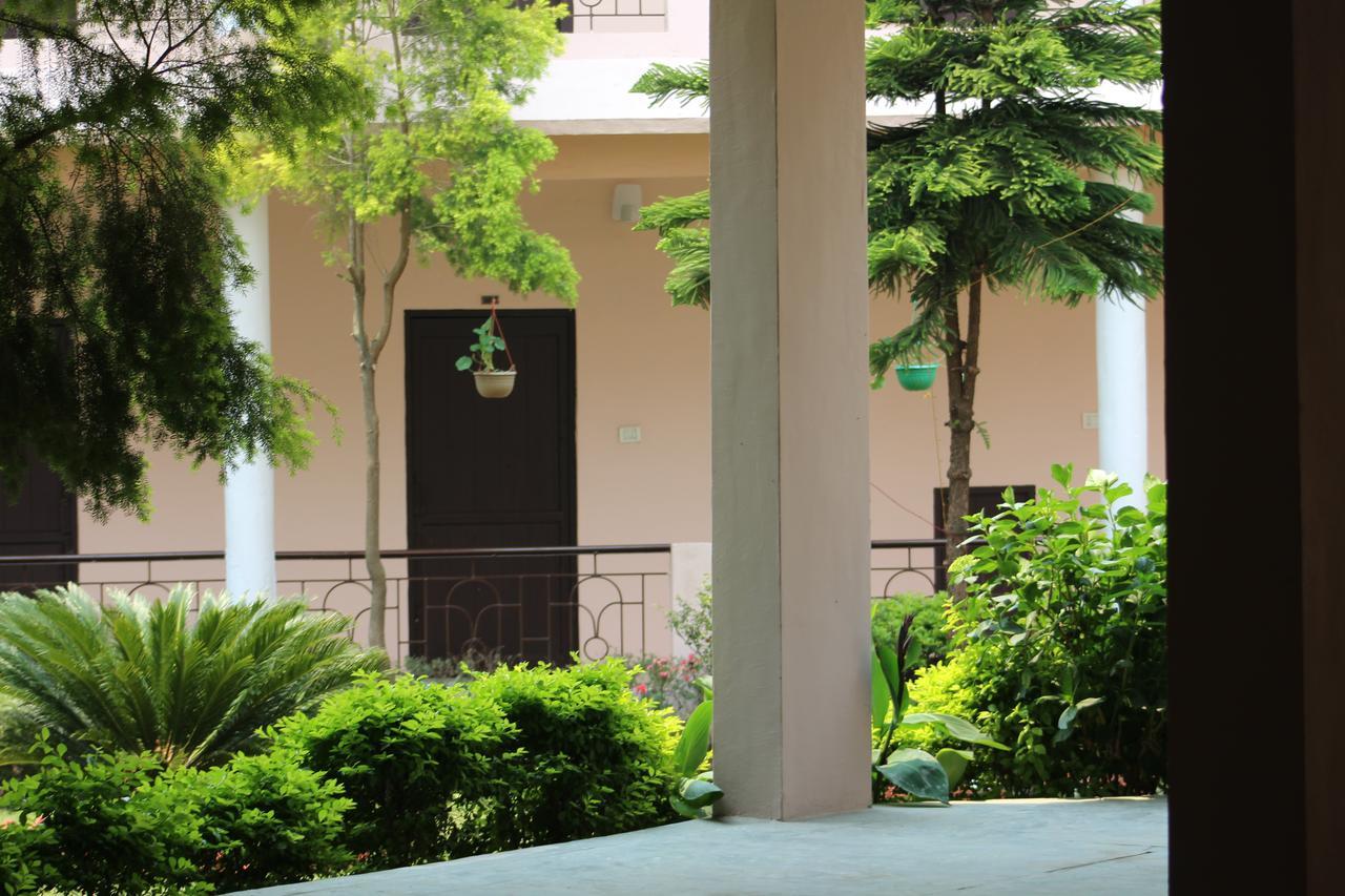 Greenwood Hotel Bhīm Tāl Dış mekan fotoğraf
