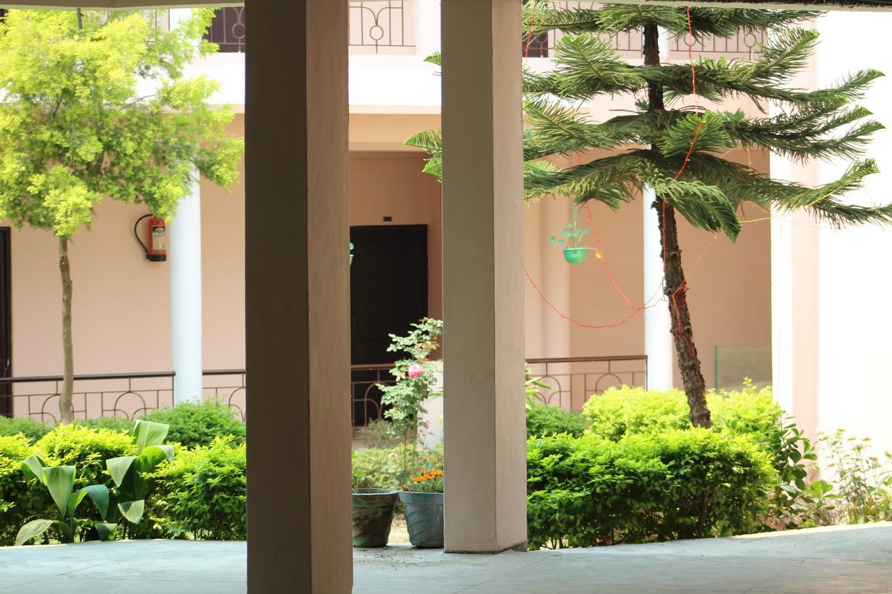 Greenwood Hotel Bhīm Tāl Dış mekan fotoğraf