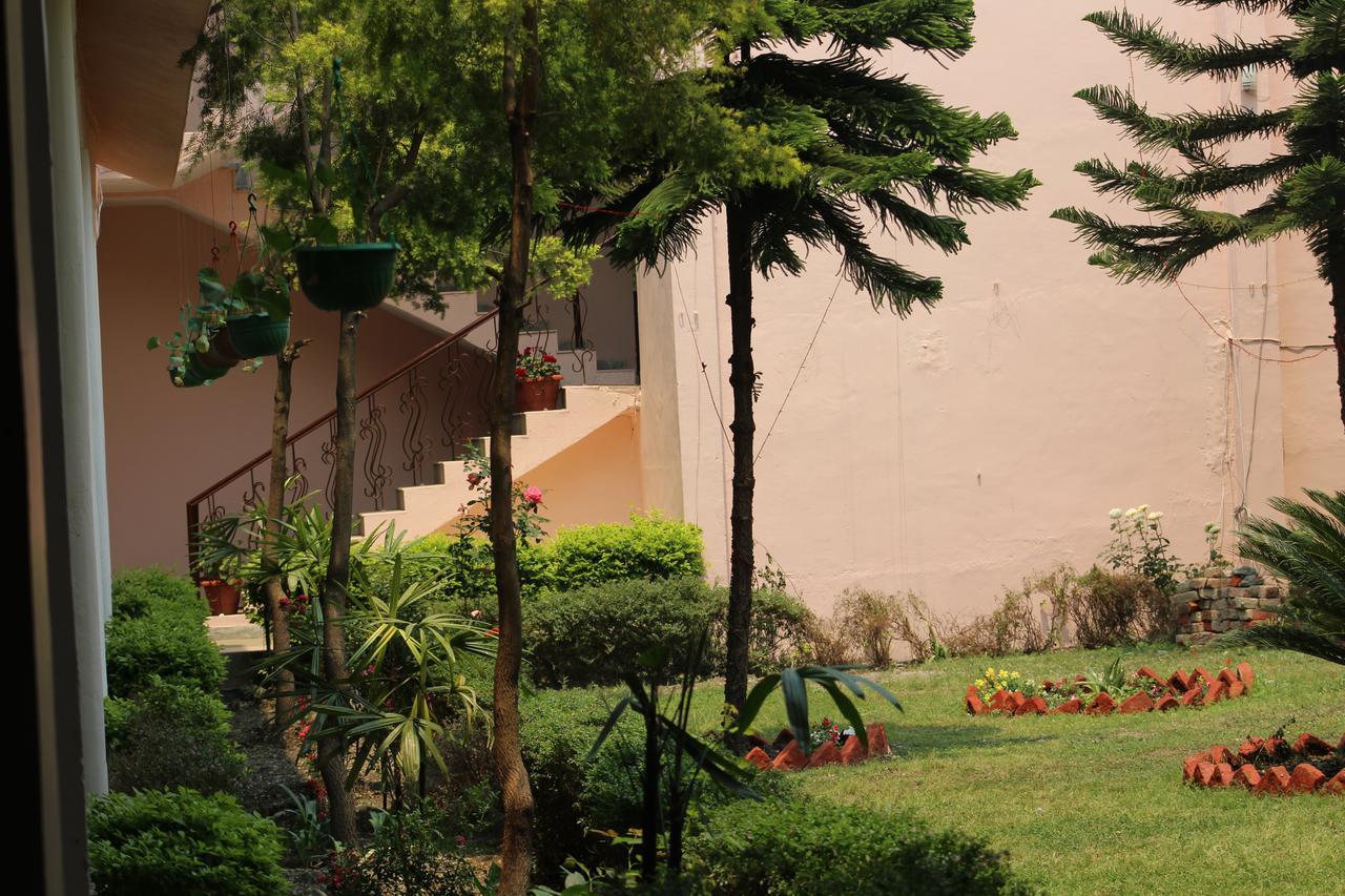 Greenwood Hotel Bhīm Tāl Dış mekan fotoğraf