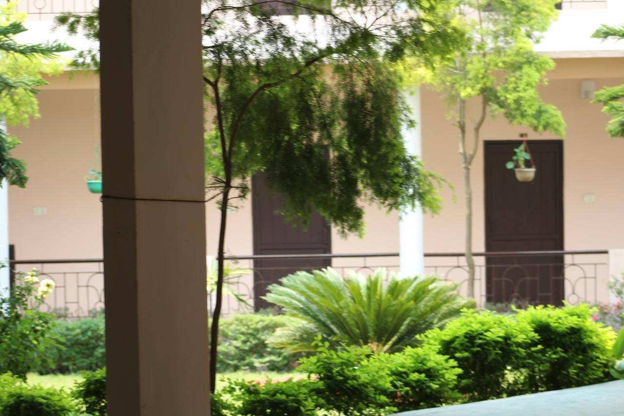Greenwood Hotel Bhīm Tāl Dış mekan fotoğraf