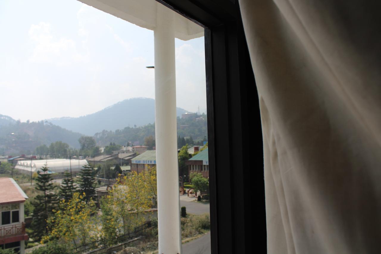 Greenwood Hotel Bhīm Tāl Dış mekan fotoğraf