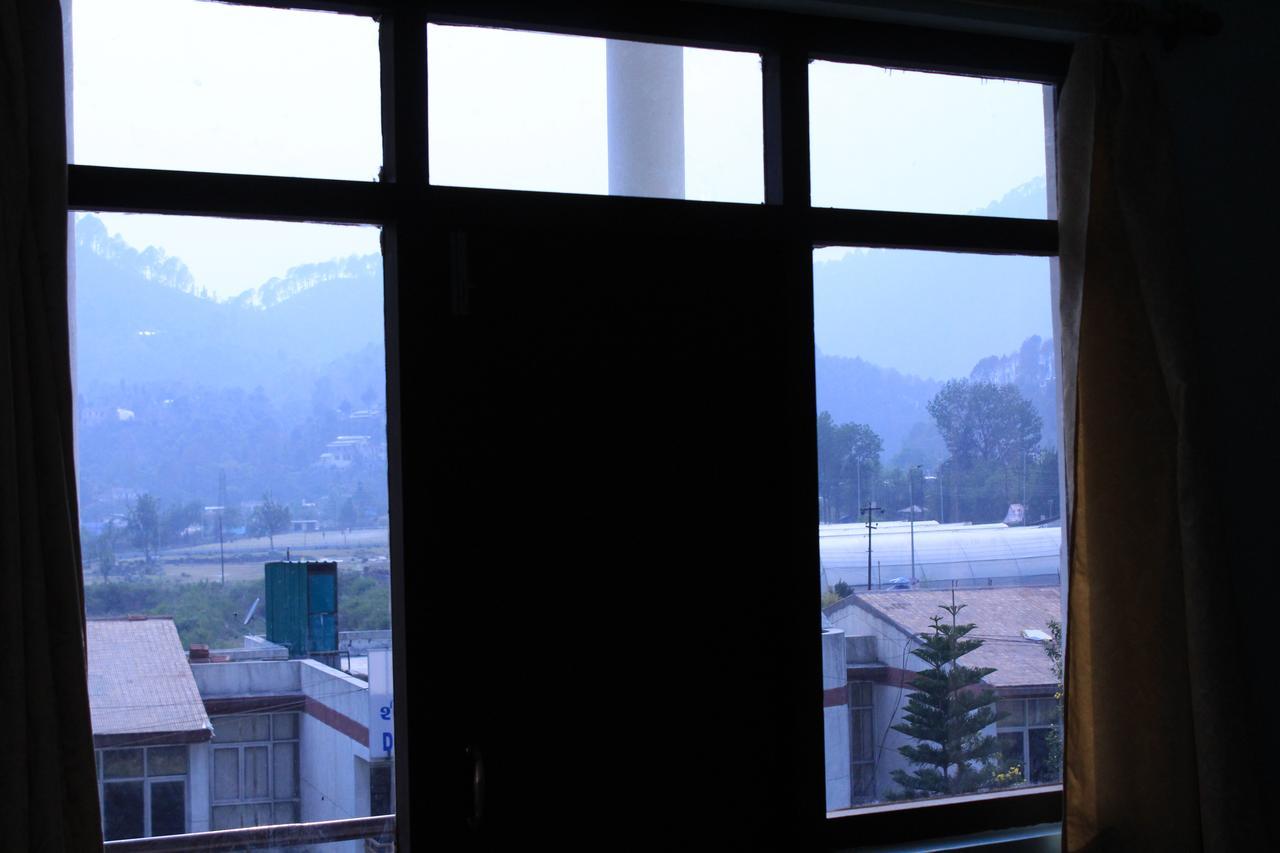 Greenwood Hotel Bhīm Tāl Dış mekan fotoğraf