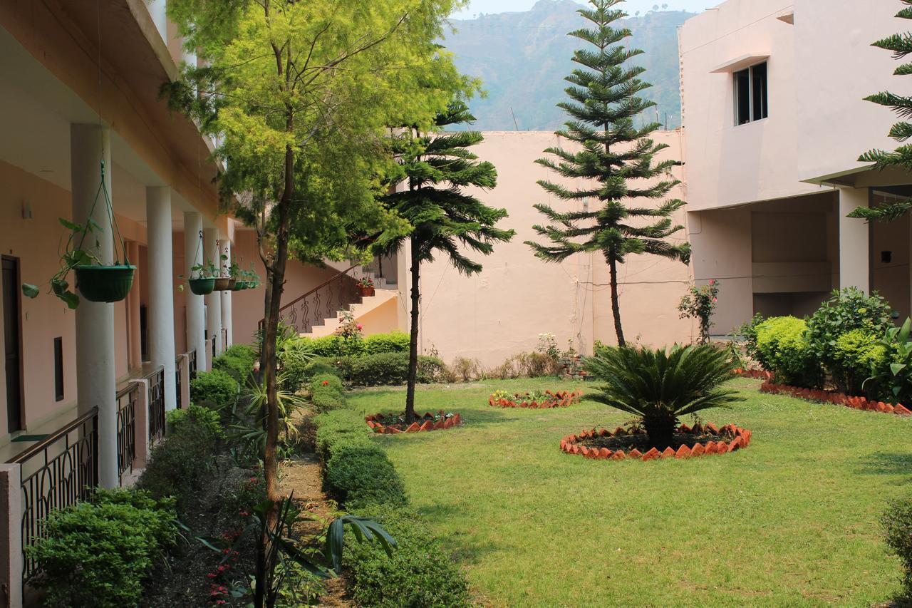 Greenwood Hotel Bhīm Tāl Dış mekan fotoğraf