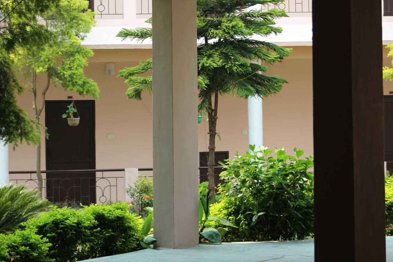 Greenwood Hotel Bhīm Tāl Dış mekan fotoğraf